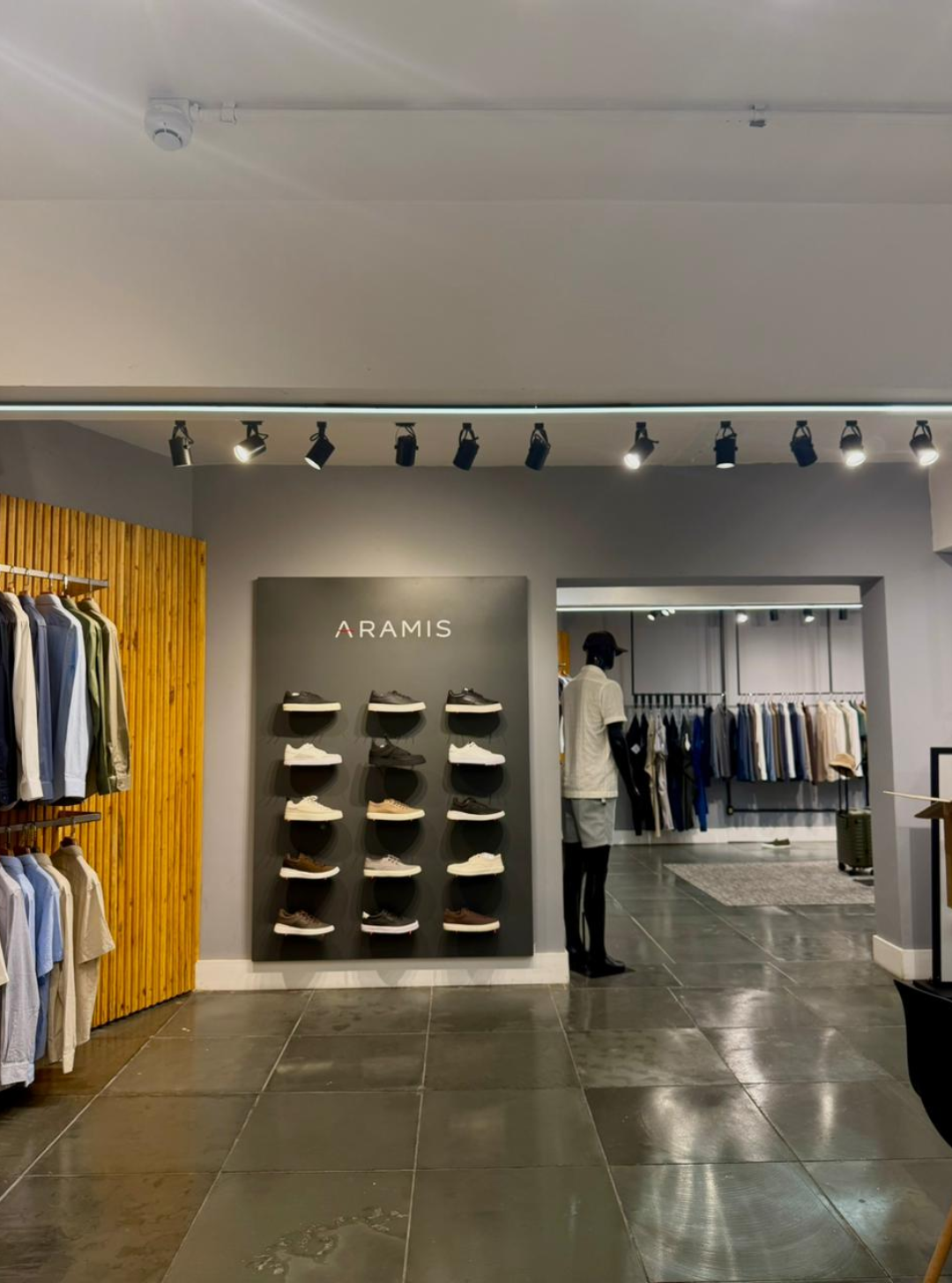 Showroom Underground com marcas representadas